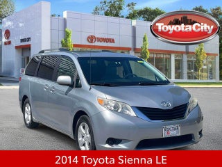 2014 Toyota Sienna LE 8 Passenger