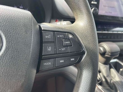 2022 Toyota Sienna LE 8 Passenger