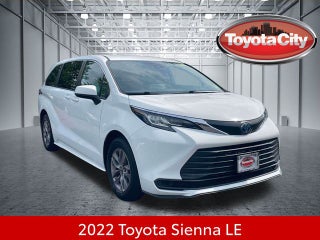 2022 Toyota Sienna LE 8 Passenger