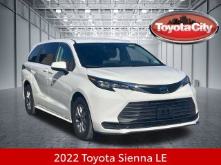 2022 Toyota Sienna LE 8 Passenger