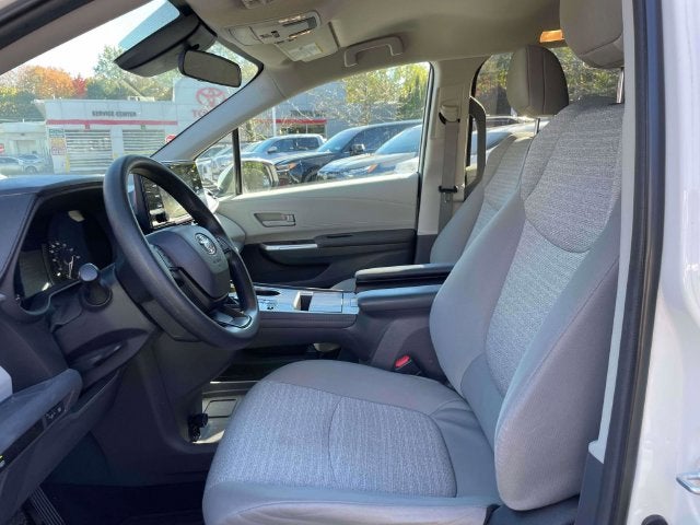 2024 Toyota Sienna LE 8 Passenger