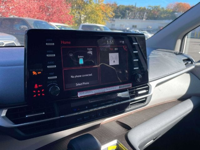 2024 Toyota Sienna LE 8 Passenger