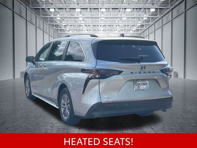 2025 Toyota Sienna XLE 8 Passenger