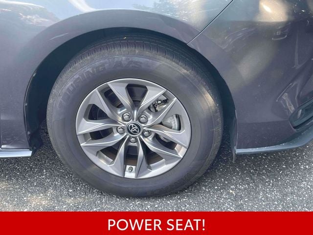 2025 Toyota Sienna XLE 8 Passenger