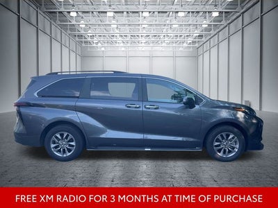 2025 Toyota Sienna XLE 8 Passenger