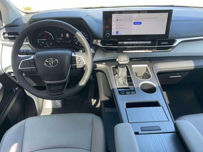 2026 Toyota Sienna XLE 8 Passenger