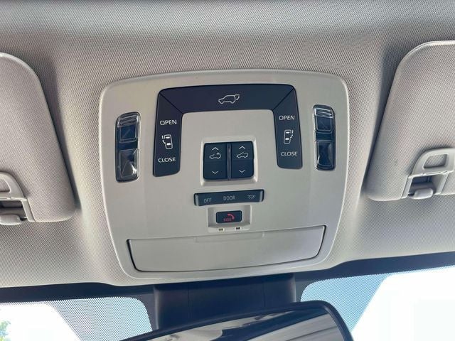 2026 Toyota Sienna XLE 8 Passenger