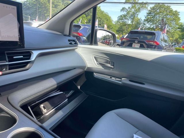 2026 Toyota Sienna XLE 8 Passenger