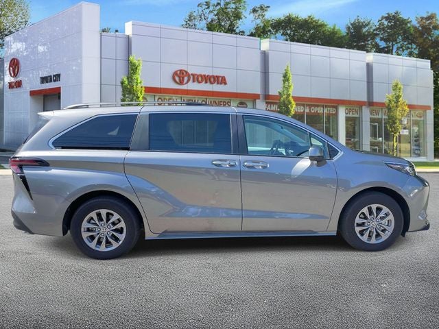 2026 Toyota Sienna XLE 8 Passenger
