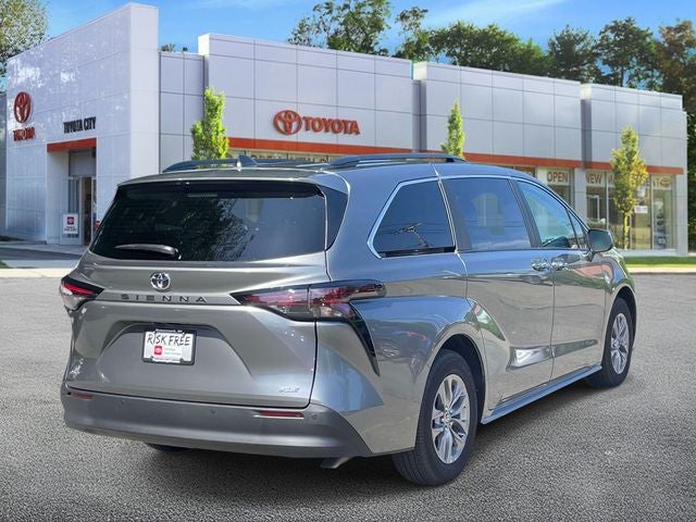 2026 Toyota Sienna XLE 8 Passenger