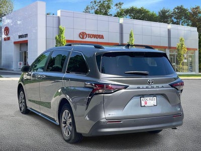 2026 Toyota Sienna XLE 8 Passenger