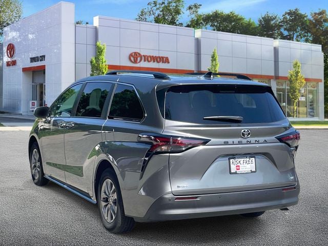 2026 Toyota Sienna XLE 8 Passenger
