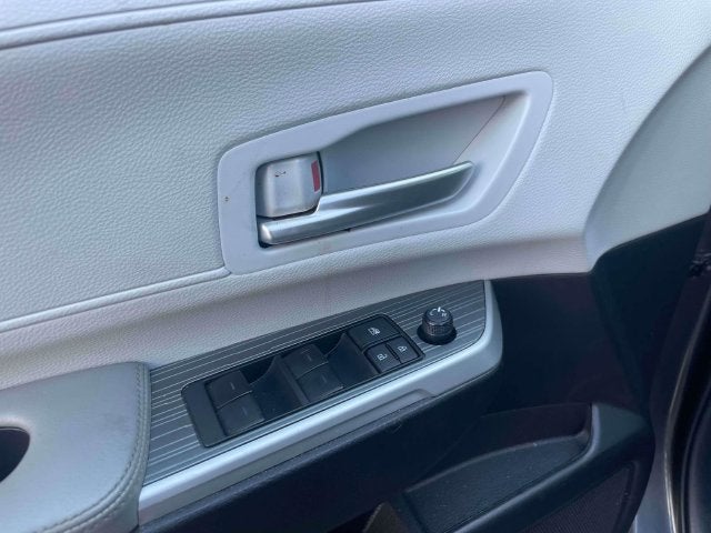 2025 Toyota Sienna XLE 8 Passenger