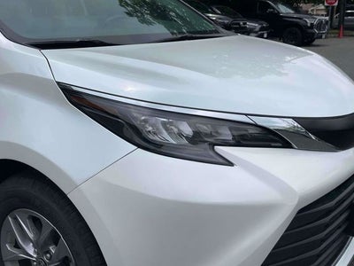 2025 Toyota Sienna XLE 8 Passenger