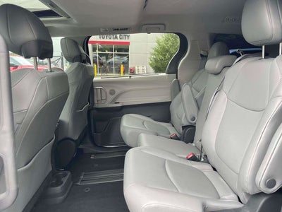 2025 Toyota Sienna XLE 8 Passenger