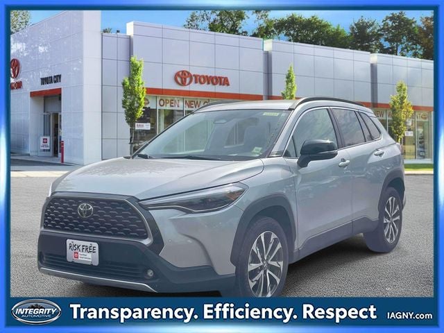 2025 Toyota Corolla Cross XLE