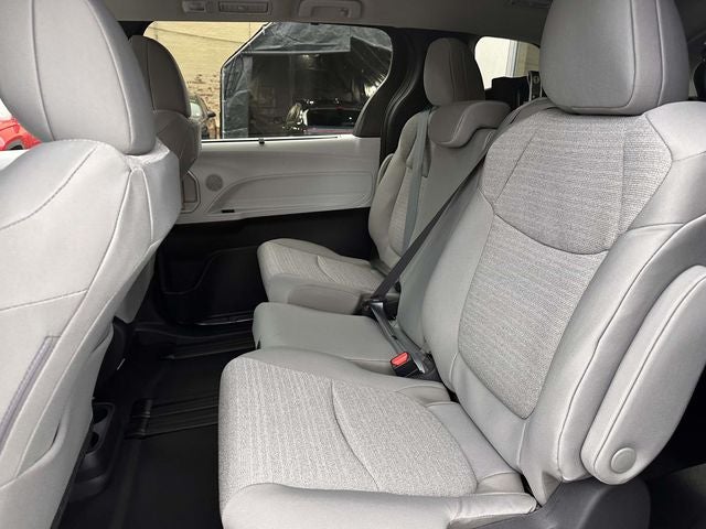 2026 Toyota Sienna LE Mobility 8 Passenger