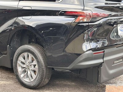 2025 Toyota Sienna Mobility LE 8 Passenger