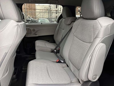 2025 Toyota Sienna Mobility LE 8 Passenger