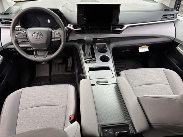 2025 Toyota Sienna Mobility LE 8 Passenger