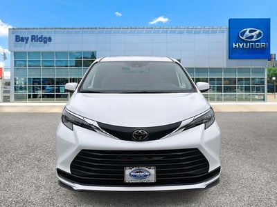 2026 Toyota Sienna Mobility LE 8 Passenger