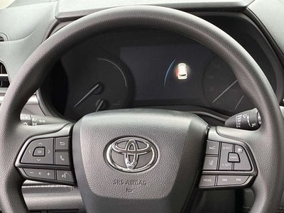 2025 Toyota Sienna Mobility LE 8 Passenger