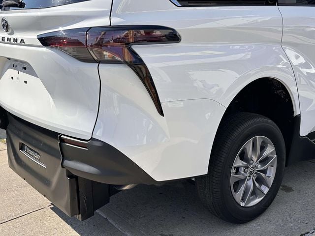 2026 Toyota Sienna LE 8 Passenger