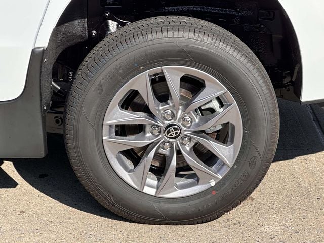 2026 Toyota Sienna LE 8 Passenger