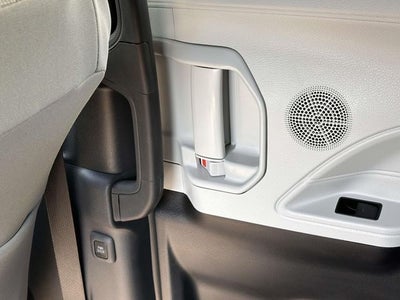 2026 Toyota Sienna LE 8 Passenger
