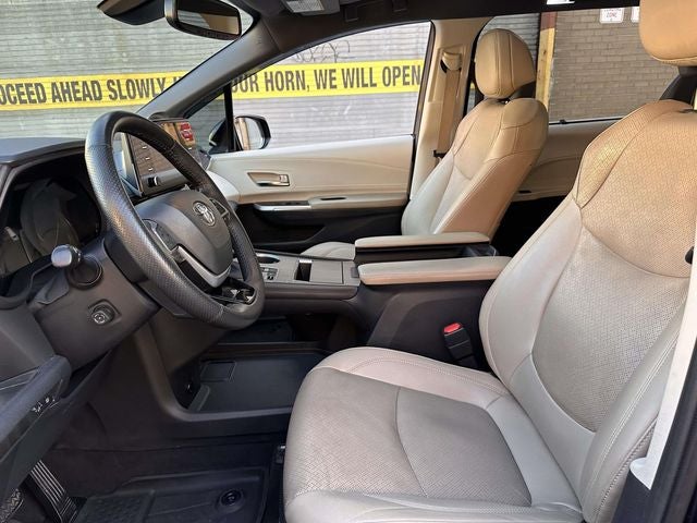2022 Toyota Sienna Limited 7 Passenger
