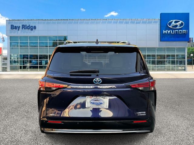 2022 Toyota Sienna Limited 7 Passenger