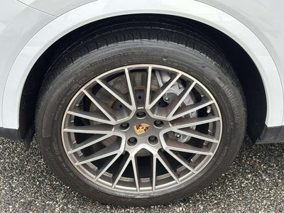 2023 Porsche Cayenne Platinum Edition