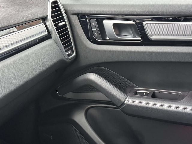 2023 Porsche Cayenne Platinum Edition